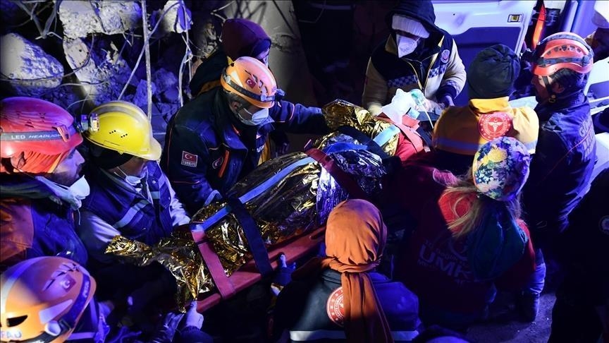 Türkiye : les sauveteurs extraient une femme de sous les décombres, 170 heures après le séisme