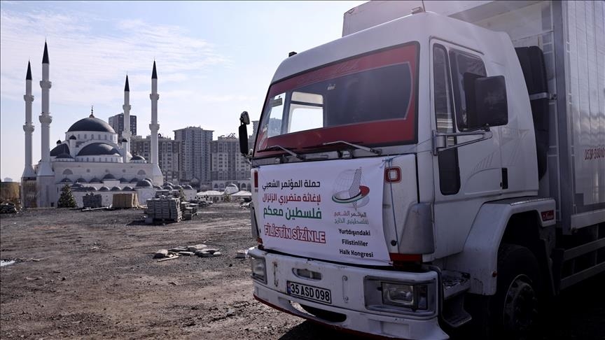 Palestine donates 20,000 sleeping bags for quake victims in Türkiye
