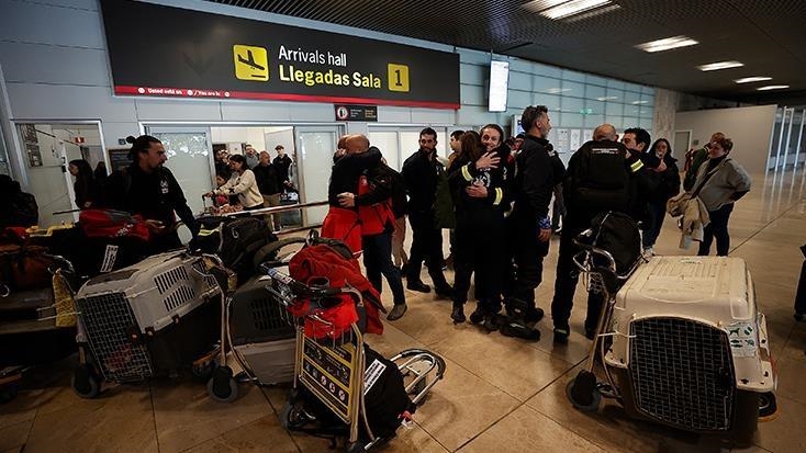 Equipos de rescatistas de España elogian solidaridad de la población de Türkiye tras terremotos