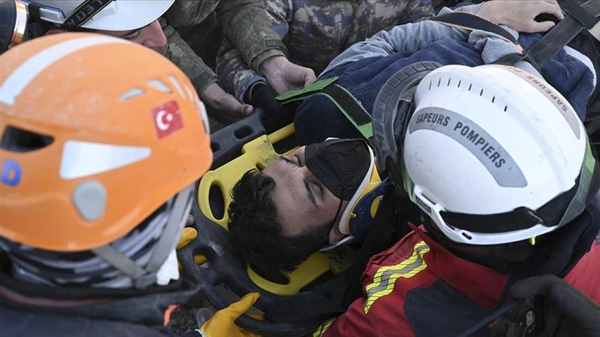 В Турции на девятые сутки после землетрясения спасли из-под завалов двух братьев