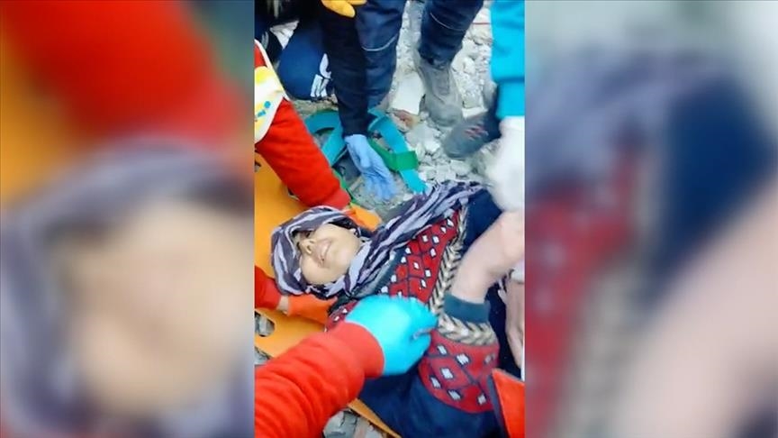 В турецком Хатае спустя 204 часа из-под завалов спасена женщина