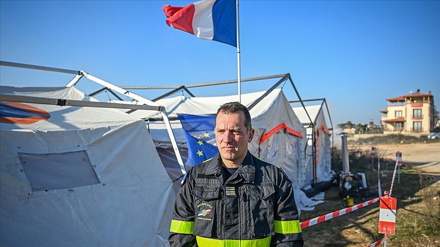 Fransız kurtarma ekibinden Chauveau, büyük afetlerde her yere bir anda ulaşmanın zor olduğunu söyledi