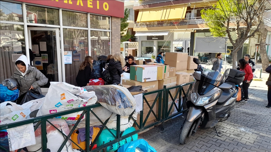 Greek volunteers rally to help quake victims in Türkiye