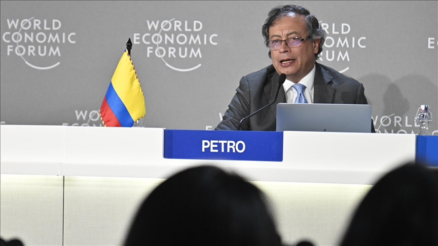 Peruvian lawmakers declare Colombian president 'persona non grata'