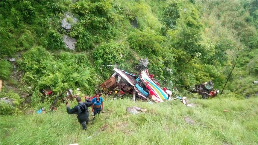 Al menos 39 personas mueren en autobús que cayó a un precipicio en Panamá