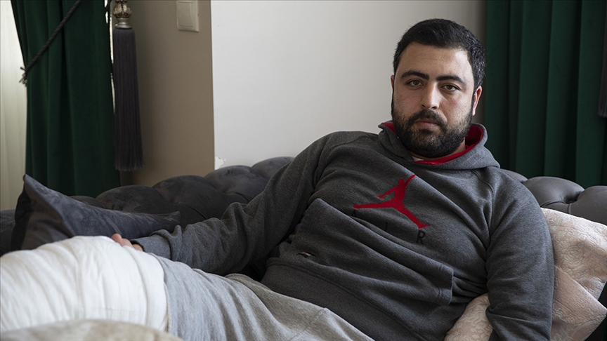 Fenerbahçe Marşı'yla hayata tutunan depremzedeye Fenerbahçeli futbolcudan moral telefonu