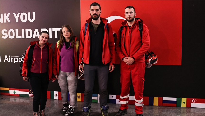 Rescatista serbio: Sentimos mucha solidaridad internacional con la gente de Türkiye