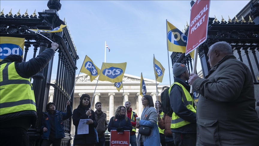 British Museum workers continue industrial action over fair pay