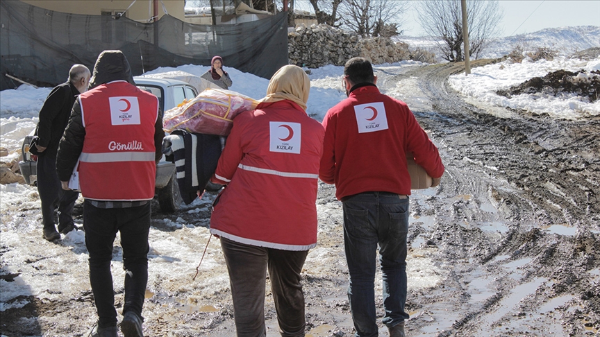 Türk Kızılaydan deprem bölgesindeki 1648 köye yardım malzemesi desteği