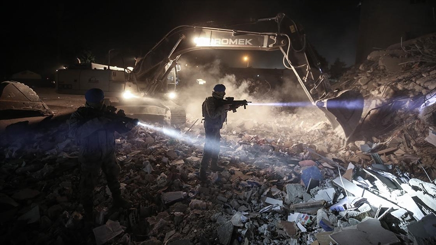 JÖAK personeli deprem bölgelerinde her alanda 24 saat görev yapıyor