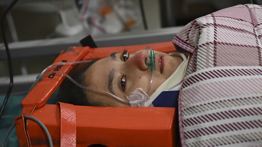 Enkazdan 248'inci saatte kurtarılan Aleyna Ölmez'in sağlık durumu iyiye gidiyor