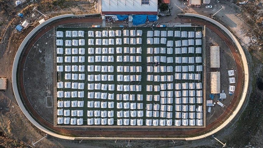 Пострадавших от землетрясений в Хатае размещают в палаточных лагерях