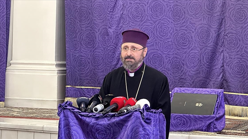 Ermeni Patriği Maşalyan: (Türkiye'deki depremler) Bu zor günler, insanlığımızın ortaya çıkacağı, çıkması gereken günler