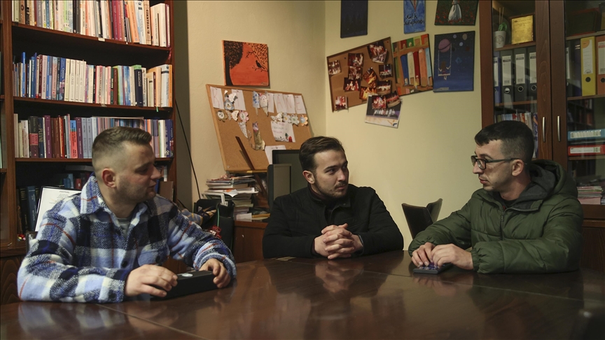 'Giving back': Volunteers from Greece's Turkish community rush to help quake victims