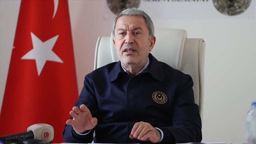 National defense minister rejects claims that Turkish soldiers responded late to quake victims