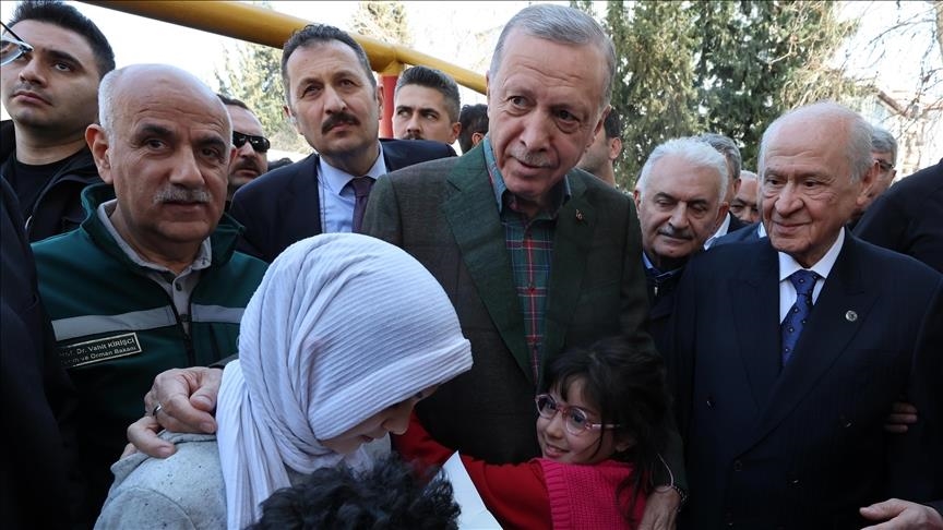 تركيا.. الرئيس أردوغان يتفقد المخيمات في ولاية عثمانية