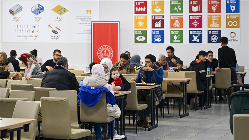 İstanbul'daki öğrenci yurdu depremzedelere "yuva" oldu