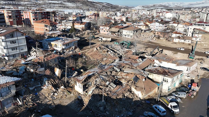 Doğanşehir'de 12 bin yapıdan 6 bini yıkıldı veya ağır hasar aldı