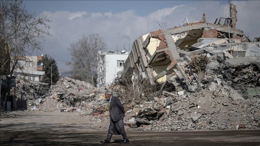 "آفاد" التركية: 8 آلاف و550 هزة ارتدادية أعقبت الزلزال 