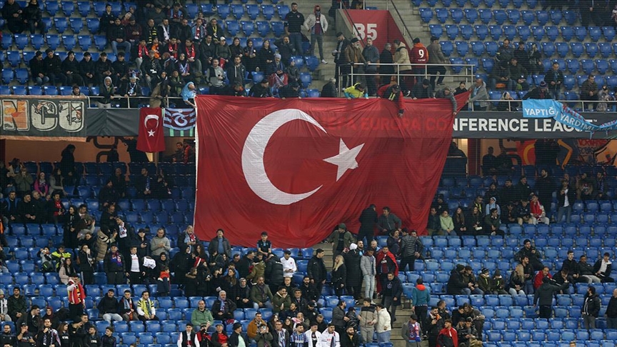 Trabzonspor'dan, İsviçre'de takımı yalnız bırakmayan 15 bin futbolsevere teşekkür