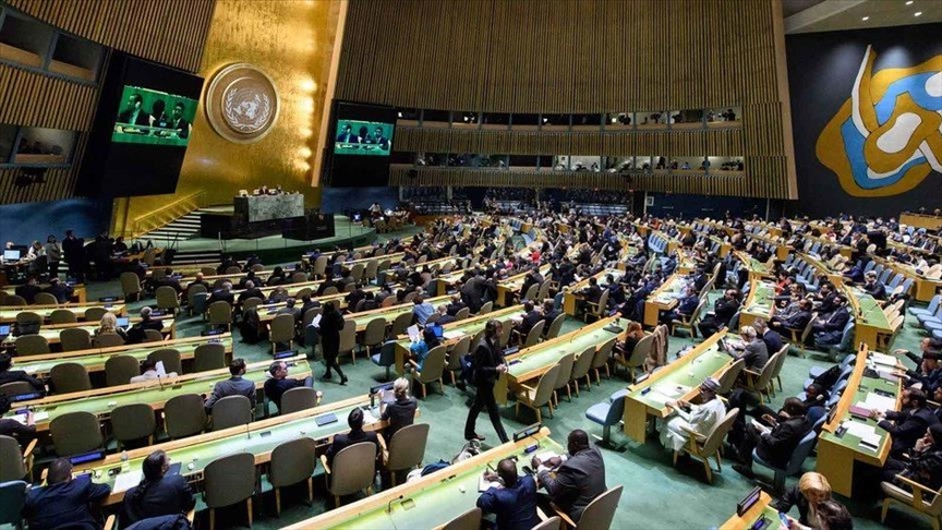 Генассамблея ООН приняла резолюцию о необходимости достижения мира в Украине