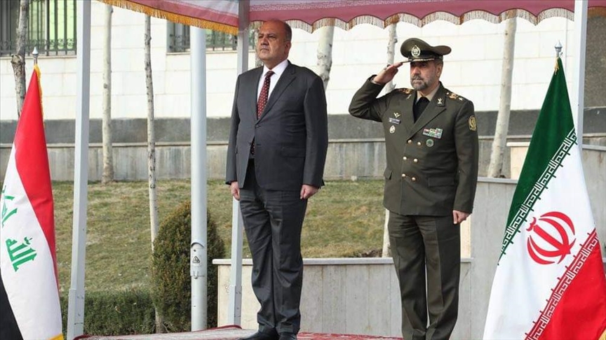 وزير الدفاع العراقي يبحث في إيران سبل تطوير العلاقات الثنائية
