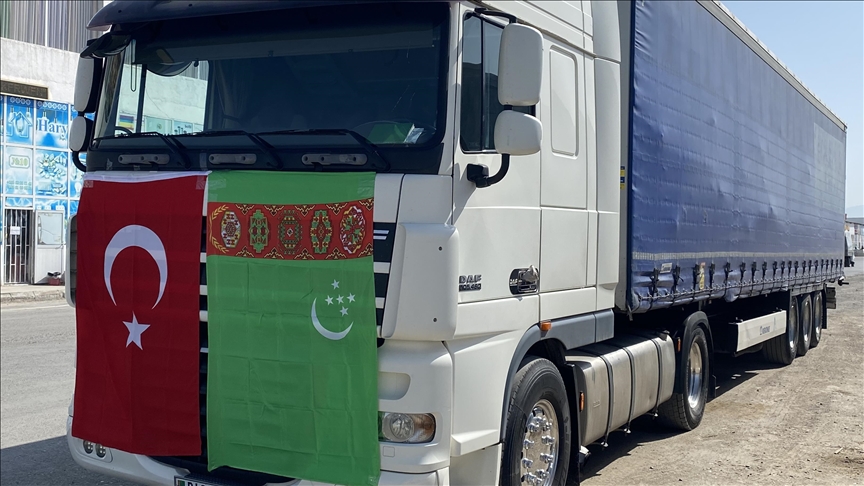 Из Туркменистана в Турцию отправлена очередная партия гумпомощи