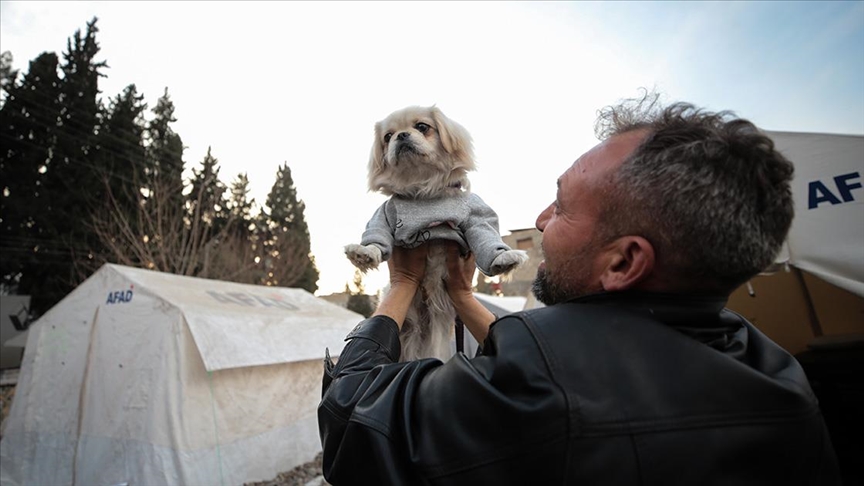 Depremzedenin enkazdan kurtardığı "Bıncır"ın sahibi bulundu