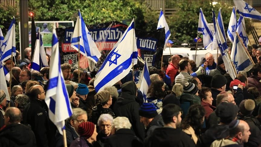 Thousands of Israelis continue anti-government rallies