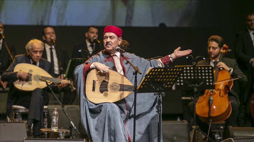 Tunisian singer holds benefit concert for quake victims in Türkiye, Syria