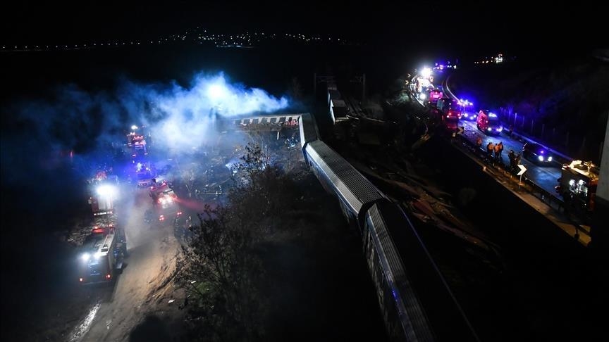 Au moins 32 morts dans la collision de deux trains dans le nord de la Grèce