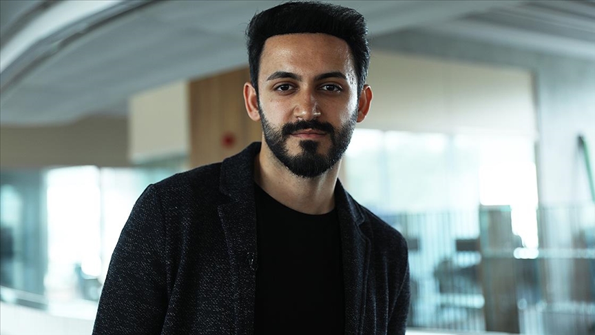 Depremzede yazar ve oyuncu Furkan Karaderi: Yazdığım şeyleri yaşadım