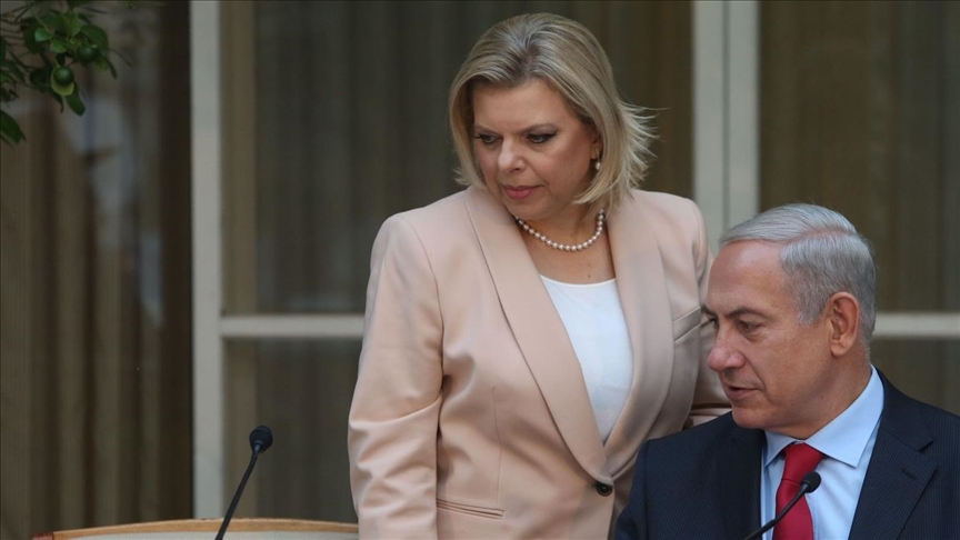 محتجون يحاصرون زوجة نتنياهو في صالون حلاقة بتل أبيب