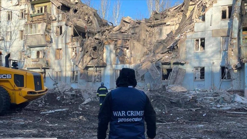 Al menos cuatro muertos tras el impacto de un misil ruso en un edificio residencia en el sur de Ucrania