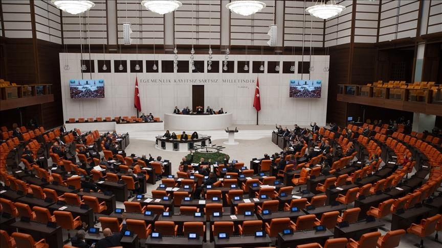 البرلمان التركي يصوت بالإجماع لتشكيل لجنة تحقيق بعواقب الزلزال