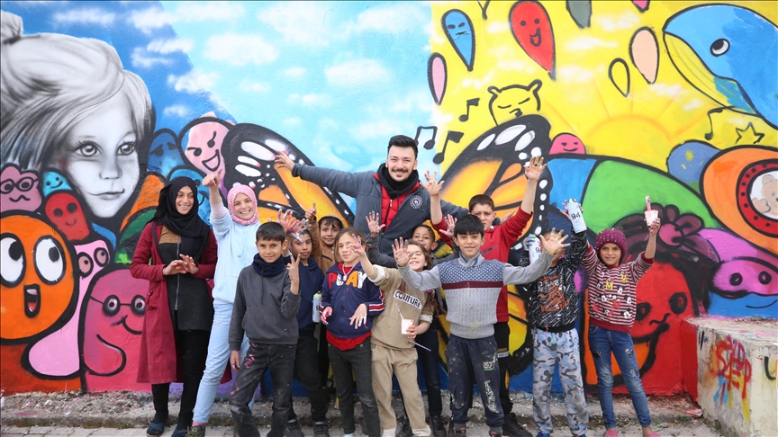 Graffiti artist volunteers to heal children's trauma with colors after Türkiye's earthquakes