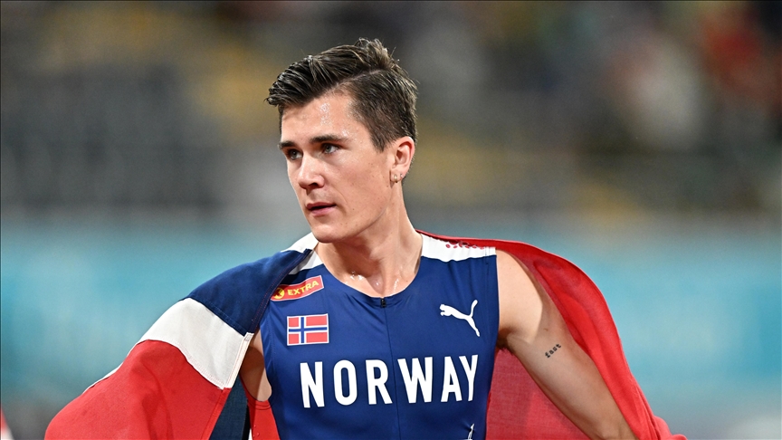 Norway’s Ingebrigtsen breaks European Indoor Athletics championship record