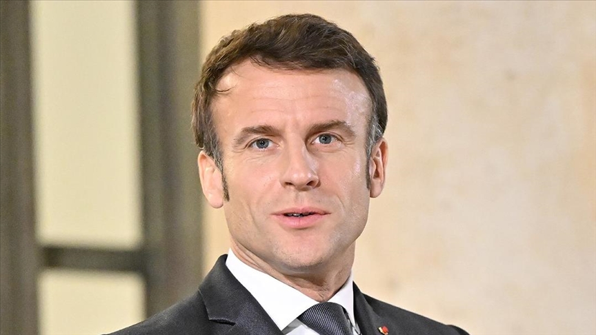 French president offers hope to Angola for de-escalation in Congo