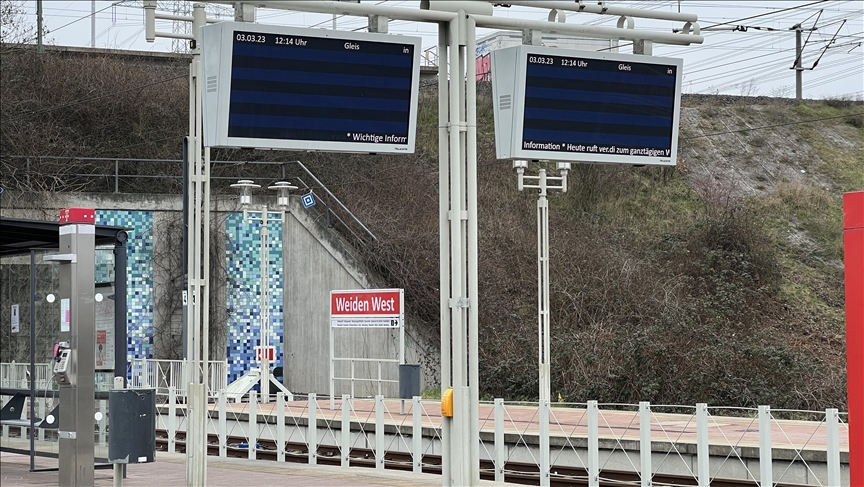 Los trabajadores del transporte público de Alemania realizan huelga de advertencia en demanda de mejora salarial