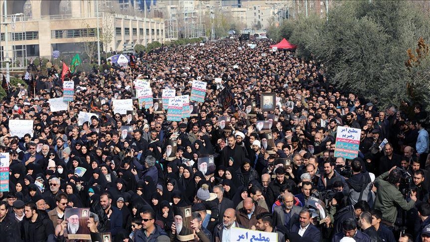 В Иране прошли протесты в связи со случаями отравлений в школах