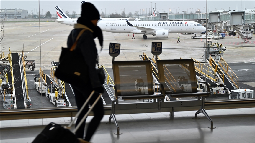 France's aviation authority urges companies to cancel flights ahead of strikes