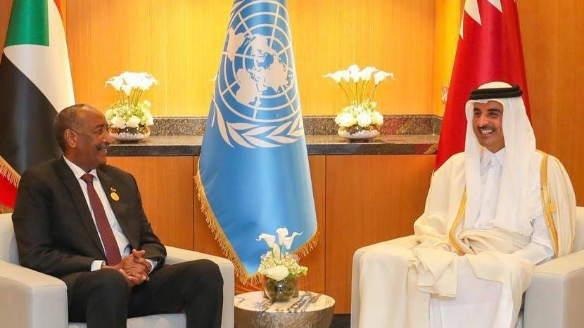 Al-Burhan informe l'émir du Qatar de l'évolution du processus politique au Soudan