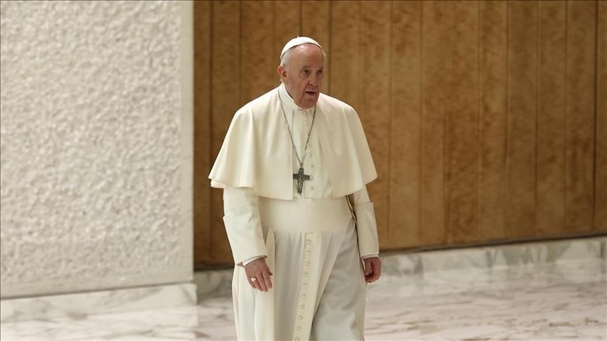 El papa condena a los traficantes de personas tras muerte de 70 inmigrantes en naufragio en Italia