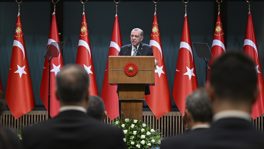 Turkish president pledges to rebuild quake-hit region