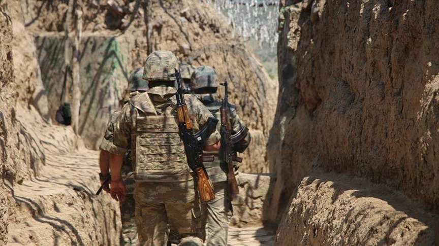 Баку: Позиции ВС Азербайджана вновь обстреляны с армянской стороны