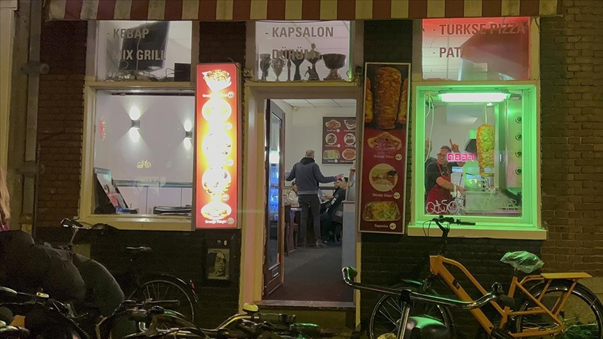 Hollanda'da 2022'nin en çok sipariş edilen yemeği Türklerin "kapsalon" döneri oldu