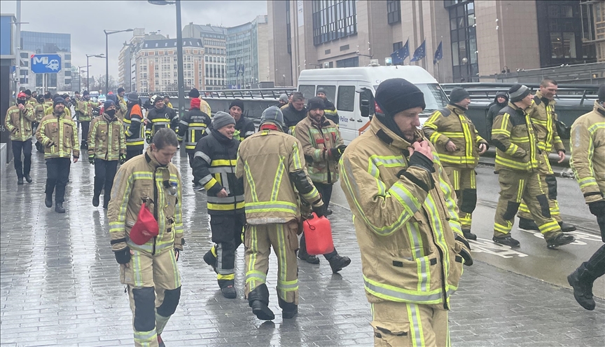 Belgique: Manifestation de pompiers à Bruxelles