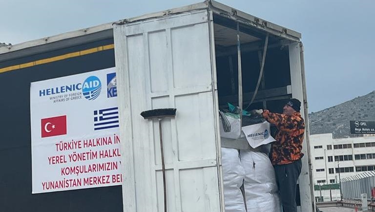 Greeks gather aid for earthquake victims in Türkiye, Syria