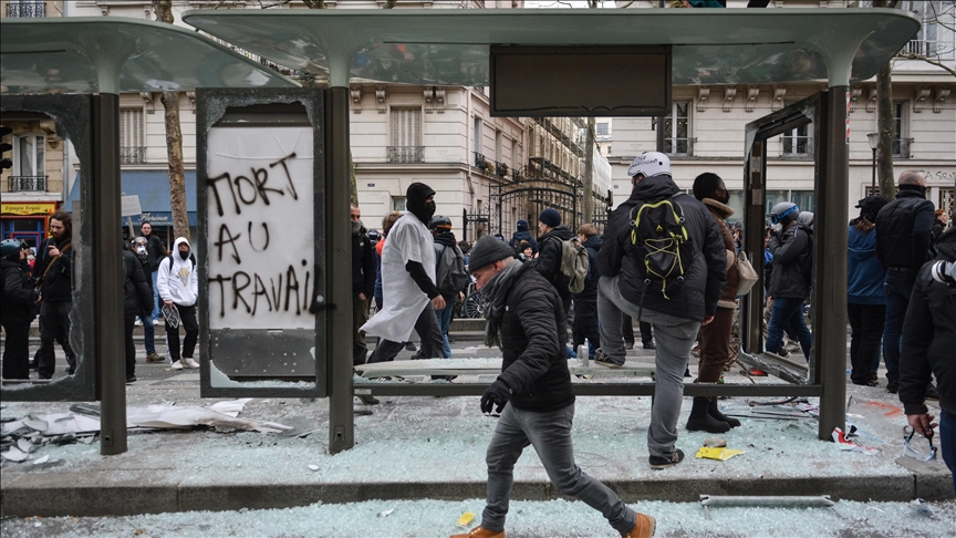 Manifestation contre la réforme des retraites : Des scènes de saccage observées en plein Paris