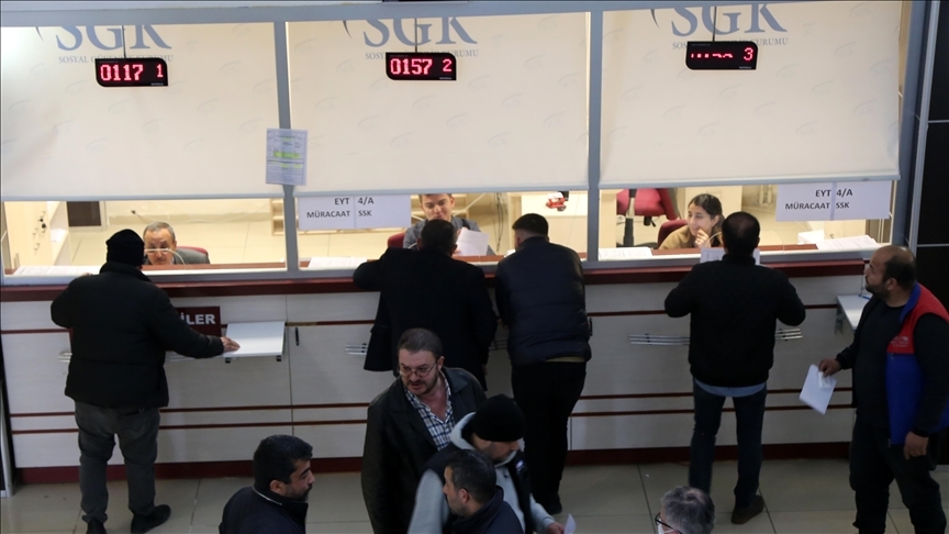 SGK'den "bazı EYT'lilerin mağdur edildiği" iddialarına ilişkin açıklama